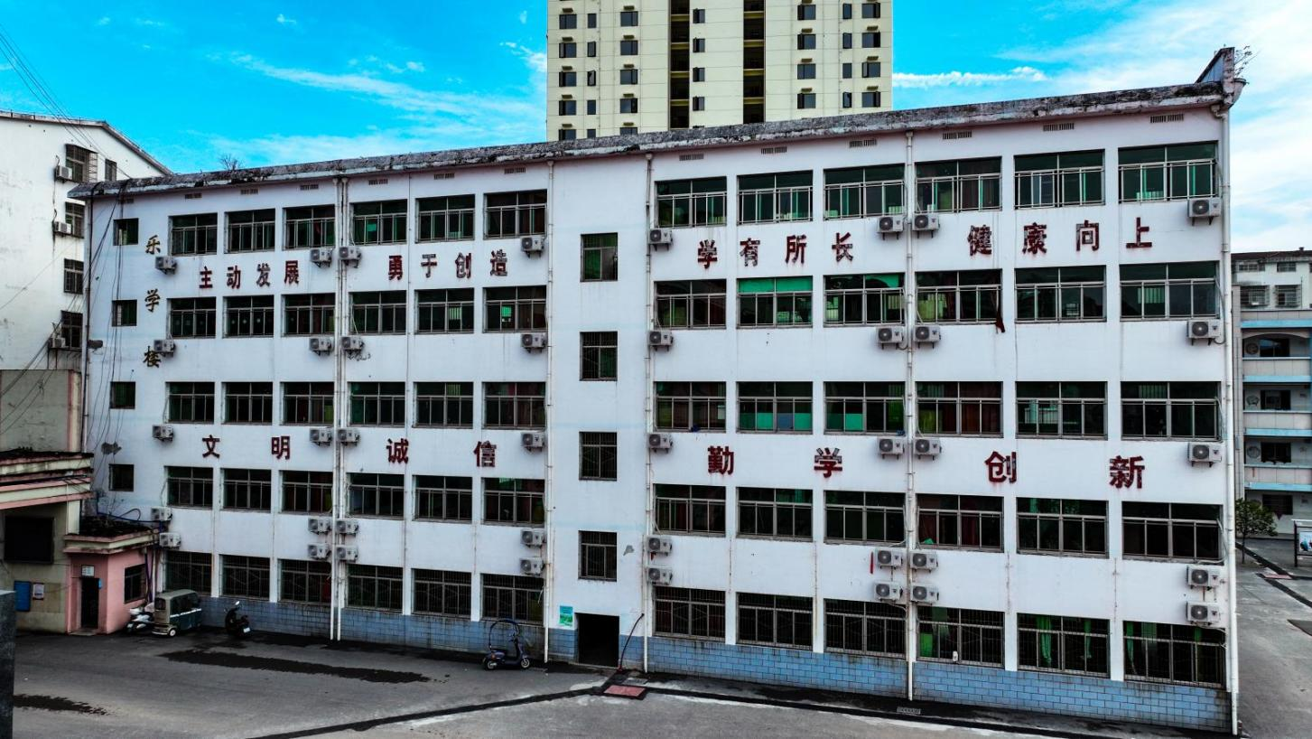江西奉新：“空调暖课”润童心