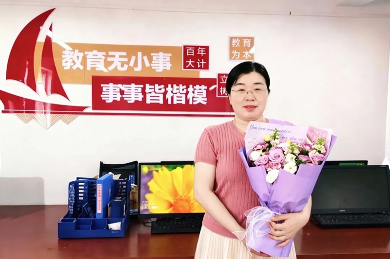 以德为先、严爱并举——记鸡泽县第一中学优秀教师贾素敏